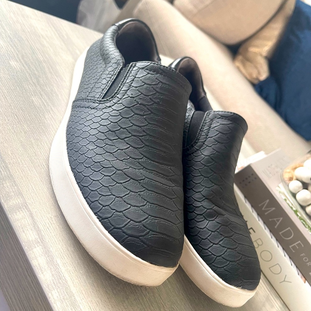 Black Dr. Scholls Flats - 10 Wide